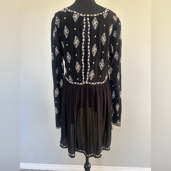 Free People Black and White Diamond Embroidered Tunic - NWOT - Picture 2 of 3